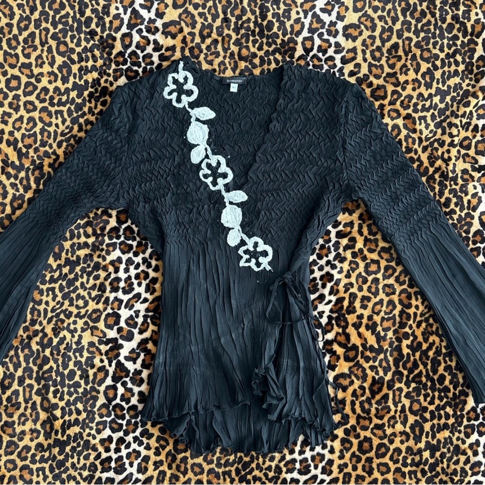 *SOLD!* Komarov Black Blouse with White Floral Details Y2K - Picture 7 of 8